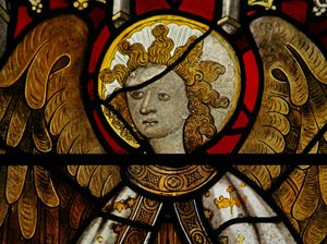 Raam Na met St. Michael door English School