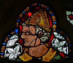 Raam s-2 met St. Cuthbert door English School