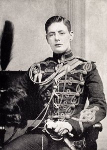 Winston Churchill als Tweede Luitenant in de 4de Queen