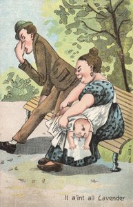 Vrouw die een baby in het park verschoont