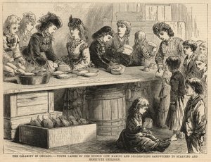 Jonge dames van de verwoeste stad maken en distribueren sandwiches aan hongerige en behoeftige kinderen