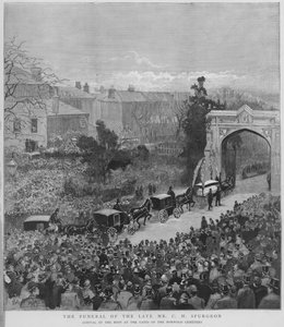 Begrafenisstoet met het lichaam van de Engelse predikant Charles Haddon Spurgeon arriveert bij de poorten van Norwood Cemetery, Londen door Enoch Ward