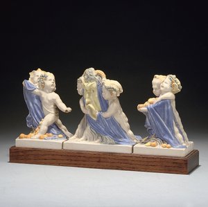 Driedelige figurale groep op sokkel door Eric Bradbury