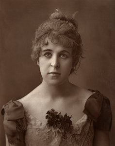 Miss Norreys, Britse actrice