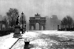 De Tuilerieën onder sneeuw en de Carrouselboog, Parijs, 1931 door Ernest Flammarion