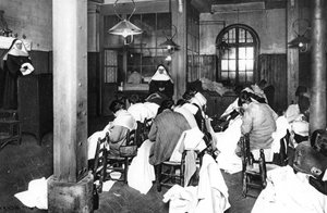 Werkplaats in de Saint Lazare vrouwen gevangenis, Parijs, 1931