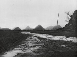 Kuangsi, Conische bergen ten noorden van Kueilinfu door Ernst Boerschmann