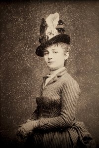Camille Claudel (1864-1943). Fotografisch portret rond 1886, door Etienne Carjat. Terugtrekking. Musee des Beaux Arts de Poitiers (Frankrijk)