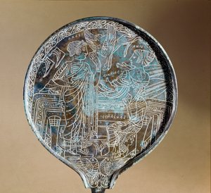 Etruskische kunst: achterkant van een bronzen spiegel: Aphrodite overtuigt Helene om Parijs naar Troje te volgen. 5e eeuw v.Chr. Rome, Museo Nazionale di Villa Giulia