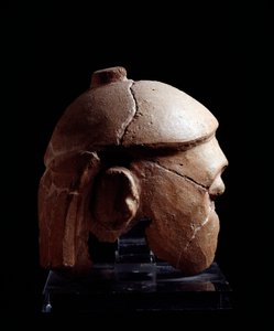 Etruskische beschaving: terracotta helmhoofd van de Antenanti-groep uit Murlo, Poggio Civitate, Italië - 580-570 v.Chr. door Etruscan