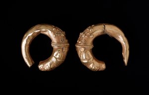 Gouden oorbellen, 450-400 v.Chr. door Etruscan