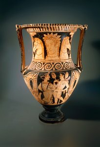 Kelebe of kolomkrater, door de Asciano Schilder, met afbeelding van een jong meisje dat een flabellum (waaier) ontvangt. Roodfigurige aardewerk uit het Graf 3 van Poggio Pinci, Asciano (Toscane). Etruskische Beschaving, 4e eeuw v.Chr. door Etruscan