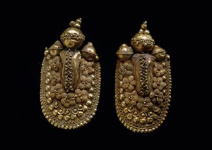 Etruskische kunst: gouden oorbellen Dim 6 cm Florence, Museo Archeologico