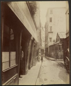 Op de hoek van de Rue de Venise, bij nr. 14 (4e)