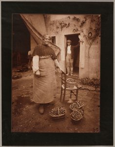 Vrouw uit Verrières door Eugène Atget