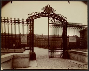 Hekwerk, Invalides (smeedwerk, Hôtel des Invalides, Parijs) door Eugène Atget