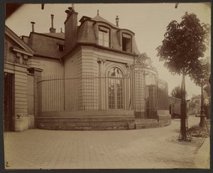 Hospice Debrousse, voormalig park van Philippe Egalité - Rue de Bagnolet 148 (Charonne) door Eugène Atget