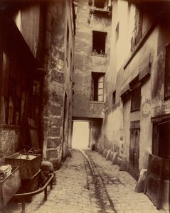 Vieille Cour, 22 rue Quincampoix door Eugène Atget