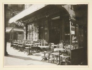 Café - Avenue de la Grande Armée door Eugène Atget
