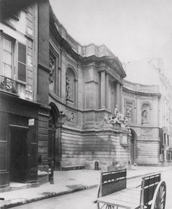 Fontaine des Quatre-Saisons, Rue de Grenelle, Parijs, 7e Arrondissement, 1898 door Eugène Atget