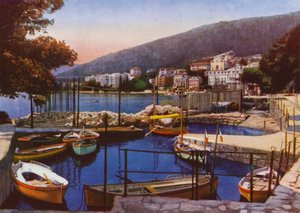 Abbazia, nu Opatija in Kroatië: Kleine Haven met zicht op Lungomare Zuid door European Photographer