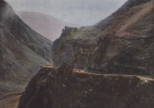 Tussen Lars en Kasbeck, militaire route van Georgië door European Photographer
