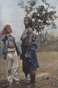 Vrouw die haar Kind Draagt door European Photographer
