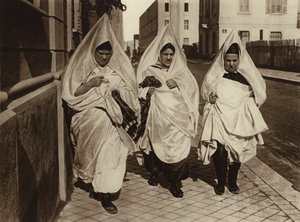Tunis, Joodse vrouwen door European Photographer