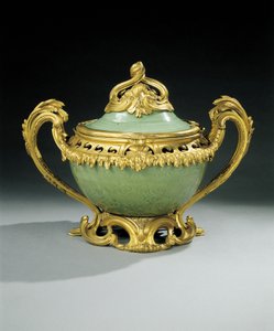 Louis XV pot-pourri vaas (ormolu-gemonteerd Chinees celadon porselein) door European School