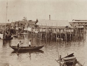 Vissershuizen gebouwd op palen boven water, Singapore door Ewing Galloway