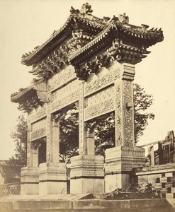 Boog in de Lama-tempel bij Peking