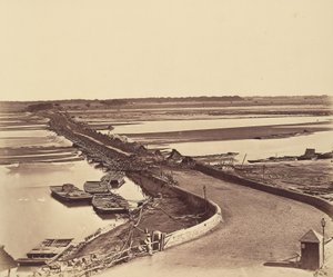 Brug van boten over de Jumna, genomen vanaf Lulim Ghur door Felice Beato