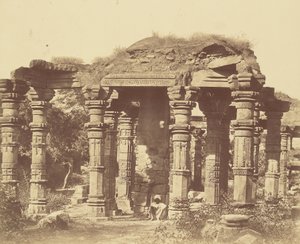 Exterieur van de Hindoe Tempel in Kootub door Felice Beato