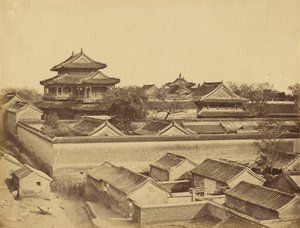 Eerste aanzicht van Peking, genomen vanaf de Antin-poort, oktober 1860 door Felice Beato