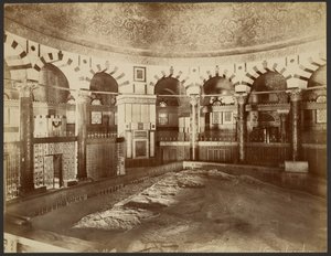 Interieur, Rotskoepel, Jeruzalem door Félix Bonfils
