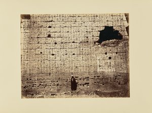 Medinet-Abou - Bas-reliëf rechts boven de deur van de grote tempel