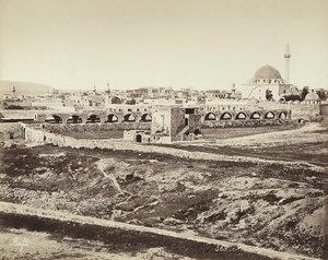 Panoramisch uitzicht op een bevolkt gebied met een moskee, in Israël