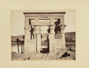 Philae. Hypaethrale tempel, vooraanzicht, Egypte door Félix Bonfils