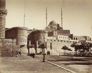 De Bab el-Azab-poort van de Citadel, met de Moskee van Mohammed Ali op de achtergrond, in Caïro, Egypte door Félix Bonfils