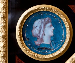 Detail van een meubelstuk versierd met het wapen van de familie Brignole Sale door ebenist Guillaume Grohe (1808-1885) naar een tekening van Felix Duban (1798-1870). Appartementen van Maria Brignole Sale De Ferrari, Hertogin van Galliera (1811-1888)