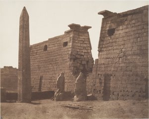Luxor (Thebe), vroegere constructie - pyloon, kolossen en obelisk door Félix Teynard