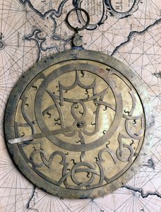 Vlaamse astrolabium (Leuven) uit de 16e eeuw. Museo del Castello, Milaan