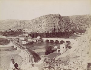 Les ponts du fleurs [fleuve] du chien, ca. 1880 door Félix Bonfils