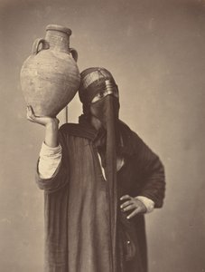 Waterdraagster in Caïro, ca. 1870 door Félix Bonfils