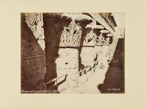 Portiek van de tempel van Esneh (Egypte) door Félix Bonfils