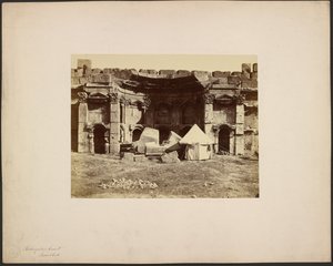 Rechthoekige Hof, Baalbek door Félix Bonfils