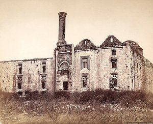 De Basiliek van St. Jan, omgebouwd tot een moskee in 1330, in Efeze, Turkije