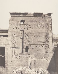 Ile de Fileh Philæ, Tweede Pylon - Oostelijk Deel Gezien vanaf de Pla..., 1851-52, gedrukt 1853-54 door Félix Teynard