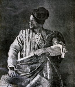 De belangrijkste Dahomey-gezant voor koning Behanzin in Parijs, 1893 door Fortuné Méaulle