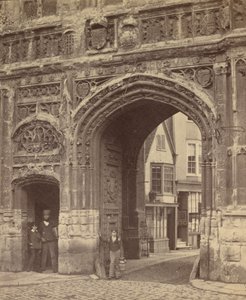 [The Gateway, Canterbury]. door Francis Bedford